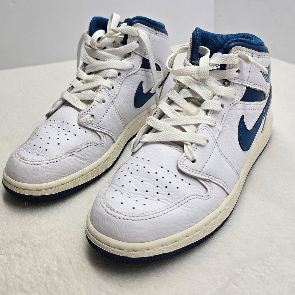 Jordan Air Jordan 1 Mid Midnight Navy White Streetwear Kids Sneaker 4Y - Picture 5 of 12